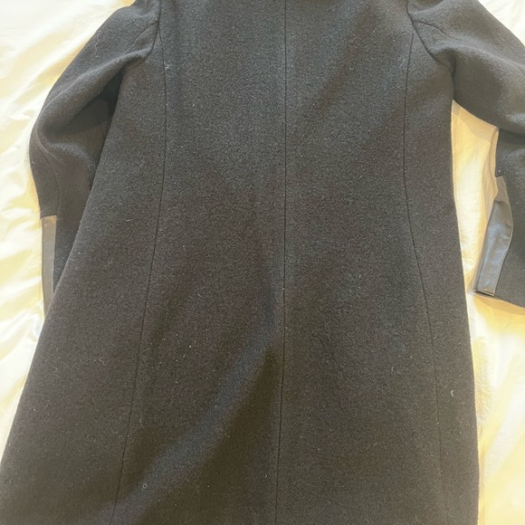 Club Monaco Coat with leather trim - Picture 5 of 9